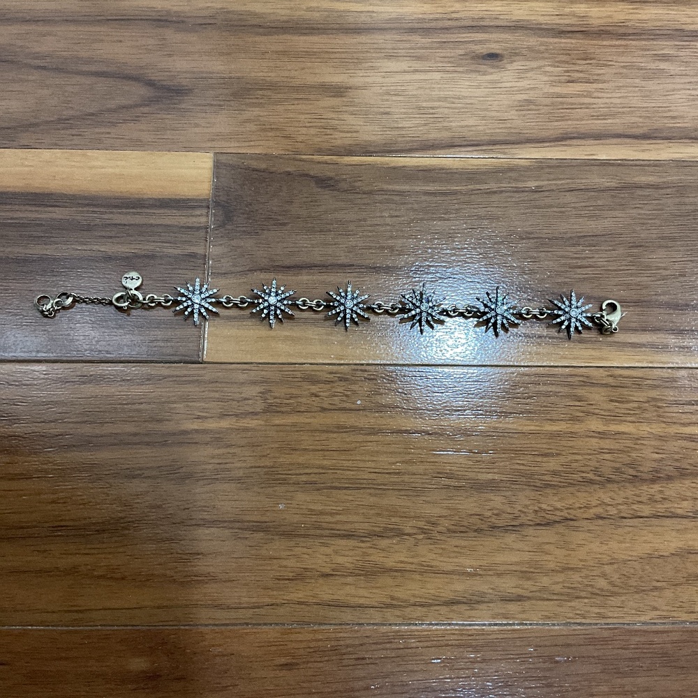 Chloe + Isabel snowflake bracelet